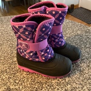EUC Kamik toddler Snowbug snowboot (worn 1x outside and are a bit too small)